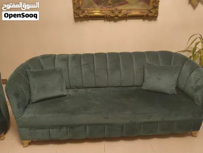 طقم كنب مخمل أخضر بتصميم الصدفة — شبه جديد Green Velvet Sofa Set — Shell Design 3