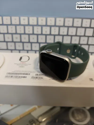 Apple watch 4 44 Mm بحالة الوكاااله 2