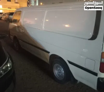 Toyota Hiace Cargo 3