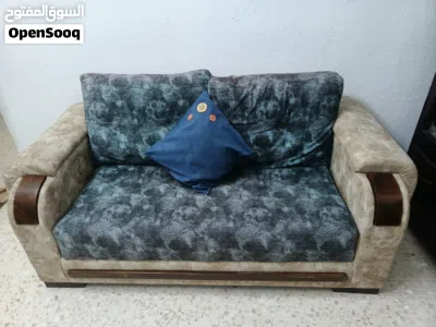طقم كنب وكورنر للبيع بحالة جيدة جدا 4