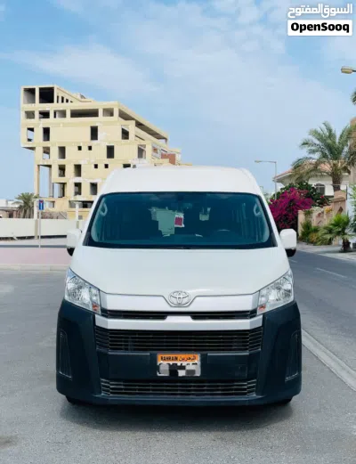Toyota Hiace Standard 2