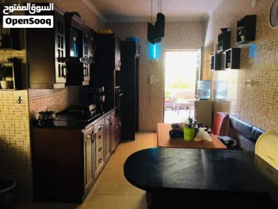 شقة تسوية فاخرة للبيع مع ترس خارجي واسع جداً 2