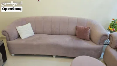 طقم كنب من قطعتين مع بنش دائرية 3