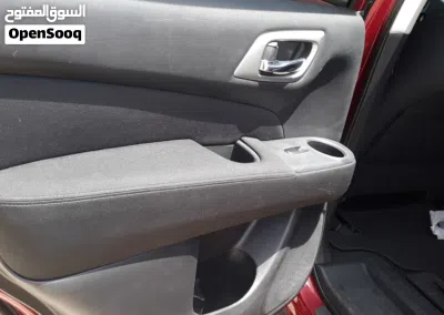 Nissan Pathfinder SV 3