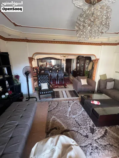 شقه لقطه بسعر ممتاز لسرعه البيع مساحه 180 متر موقع استراتيجي فوق الممتاز في عمارات الشركه السعوديه 3