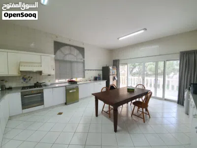 Beautiful Villa in Qurum for rent 5 minutes walk to the beach and Qurum Park 2