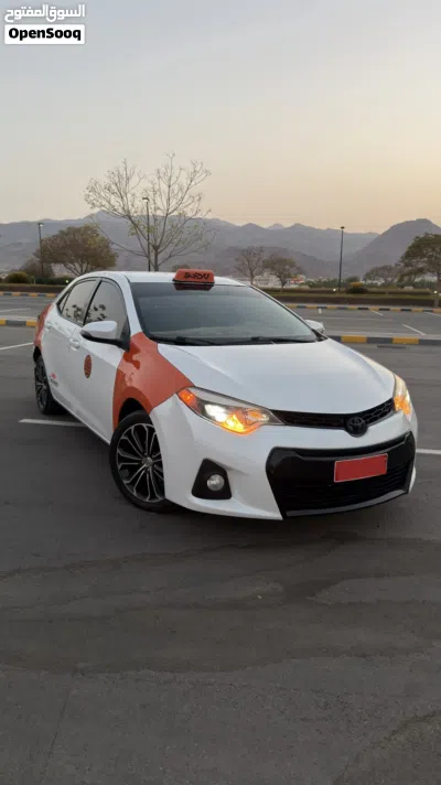Toyota Corolla SE 2