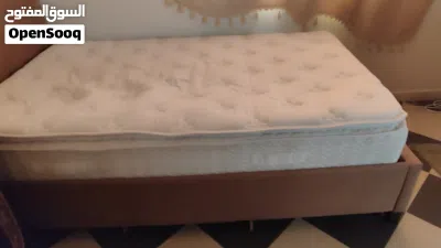 سرير مع مرتبه بالاضافة الى مرتبه كبيره 4