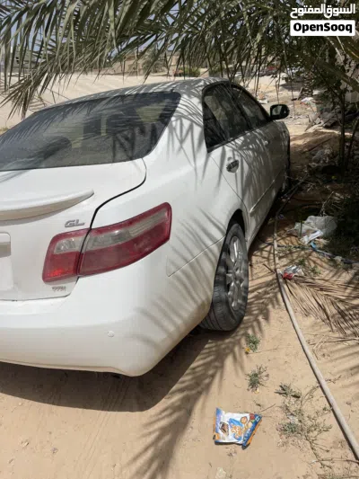 Toyota Camry E 2