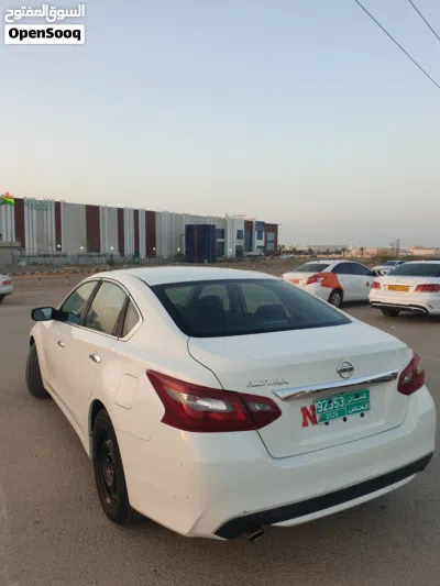 Nissan Altima S 4