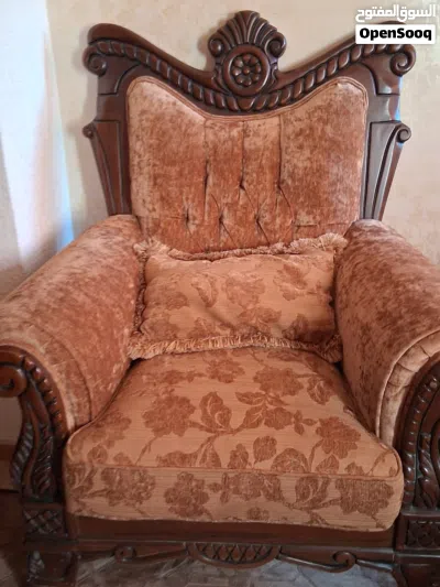 طقم كنب بحالة ممتاز 3