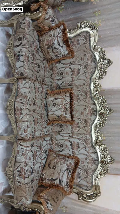 اثاث مستعمل للبيع بحالة الجديد (كنب وطاولة سفرة وطاولة مطبخ بورسلان وبوفيه) 2
