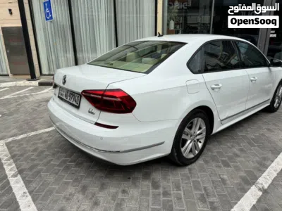 Volkswagen Passat SE 2