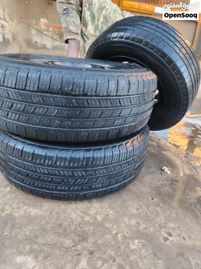 سيريه قومات مشيلين شبه جديد 15\65\195 ب ديسكواتها للبيع ب أعلى سعر 3