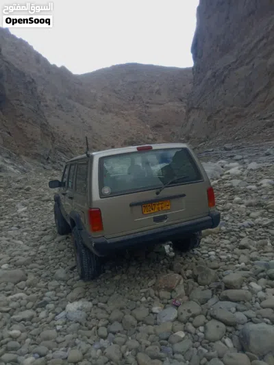 Jeep Cherokee Sport 3