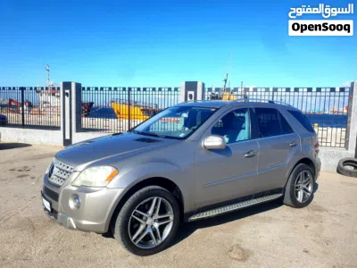 Mercedes Benz M-Class ML 550 2
