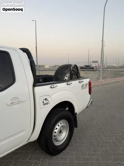 Nissan Navara DX 4