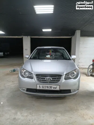 Hyundai Avante Standard 2