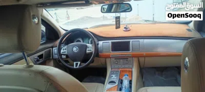 جاكوار XF Luxury 2