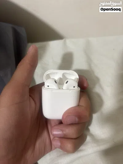 airpods 2 really good condition barley used 4