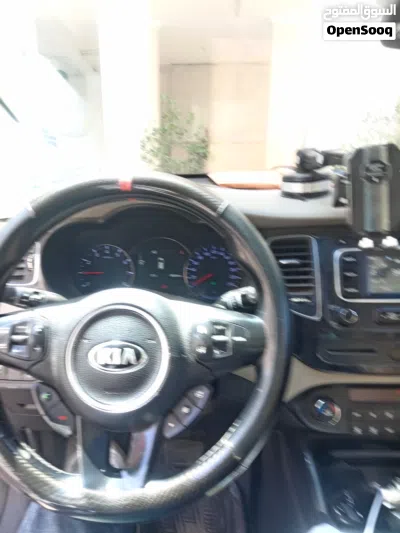 Kia Carens Luxury 4