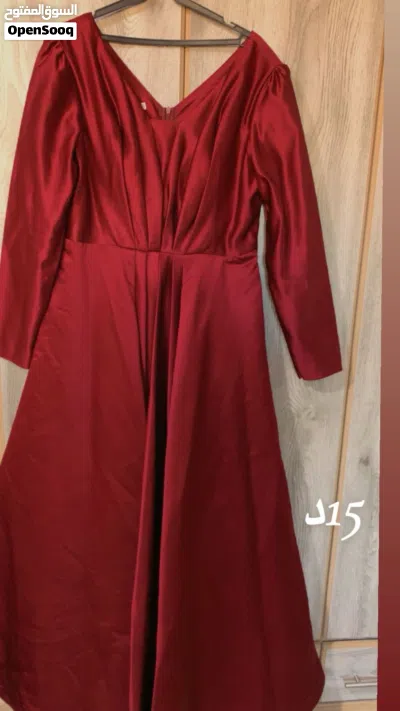 فساتين أعراس وسهرات متوفر جميع الأحجام بحاله جيده 2