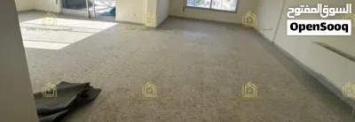 شقة / فارغة / مميزة / 3نوم / 220م / مطلة / عبدون 2