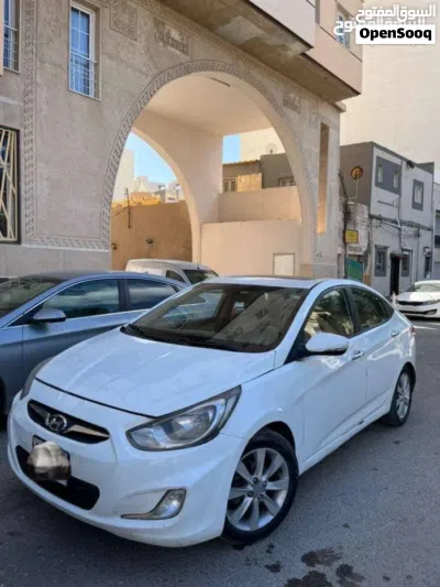 Hyundai Accent SE 3