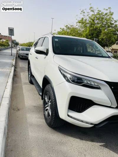Toyota Fortuner Standard 4