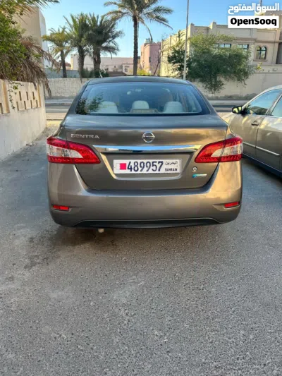 Nissan Sentra GXE 3