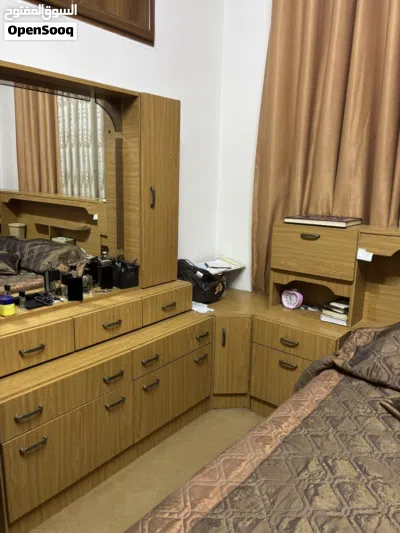 غرفة نوم مستعملة بحالة الجديد 2