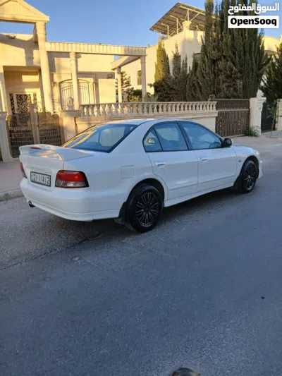 Mitsubishi Galant Standard 2