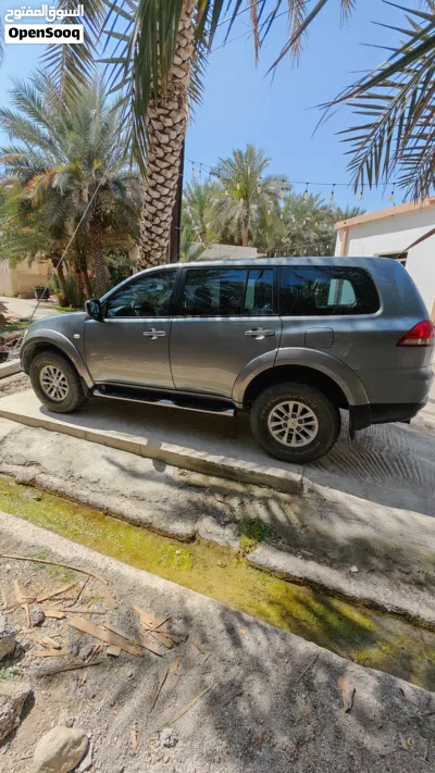 Mitsubishi Pajero Standard 4