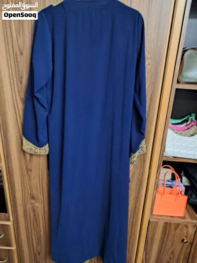 عبي جداد سايزات 52 و 56 والثوب سايز 2 جداد غير مستخدمين السعر 15د للقطعه والكل ع 30 د 3