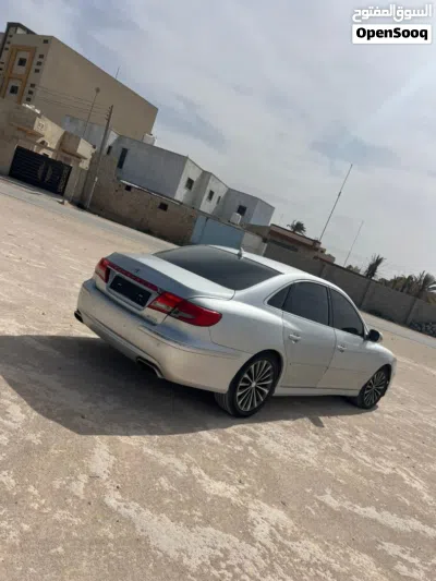 هيونداي ازيرا Standard 3