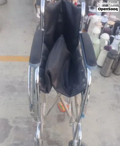 يوجد لدينا عربيه كبار السن بحاله جيده جدا للبيع 3