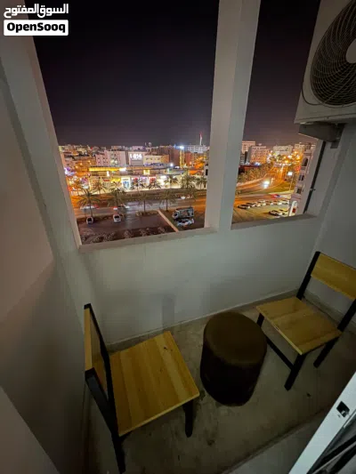 شقة ( 1BHK ) مفروشة بالكامل في منتصف منطقة الخوير خلف مستشفي بدر السماء وقرب فندق السفير الدولي 2