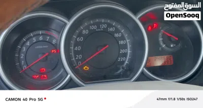 Nissan Tiida 4