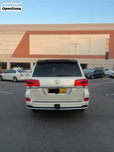 تويوتا لاند كروزر VXR 3