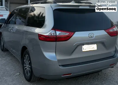 Toyota Sienna XLE 2