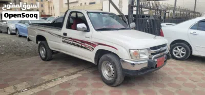 Toyota Hilux DLX 2