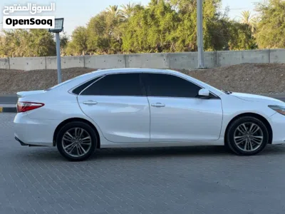 Toyota Camry SE 3
