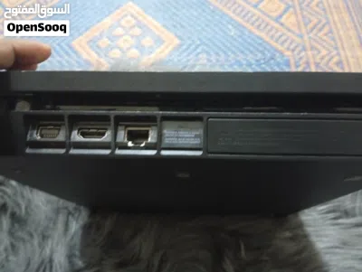 PS4 SLIM وسليم ومستعمل استعمال نظيف غير مفكوك وما خرب أو تصلح يعني حالته جيده جداً 4