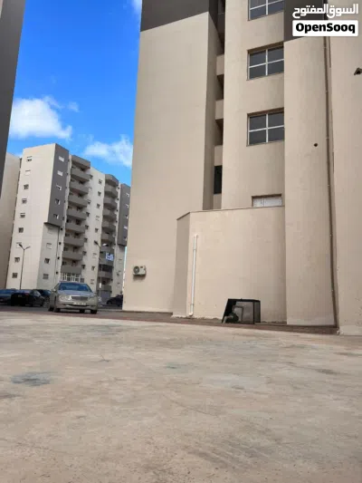 شقة للبيع نص تشطيب شارع خيري خالد الدور التامن 3