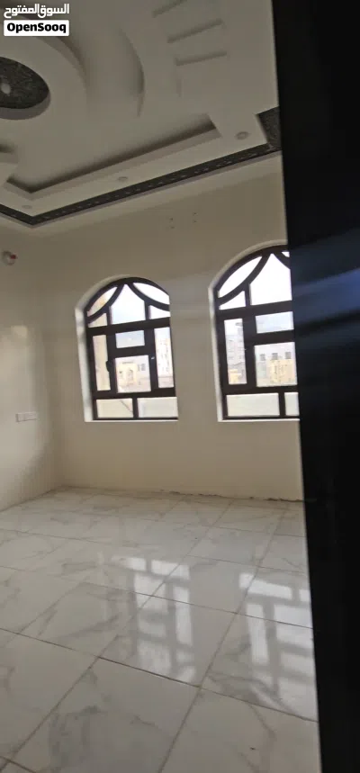 شقه سكنيه جديده لوكس 3 غرف وحمامين ومطبخ وصالة جلوس دور ثالث حي شملان شارع الثلاثين السعر 70 الف 3