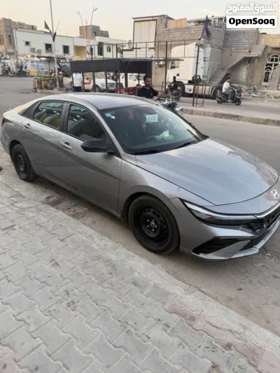 Hyundai Elantra SEL 4