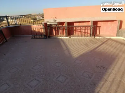 درابزين حديد في حاله جيده جداً وتصميم جميل وأمن للبرندات والاسطح او ديكور طوله ما بين 10 إلى 13 متر 2