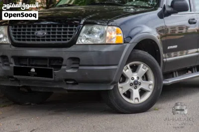 Ford Explorer XLT 2