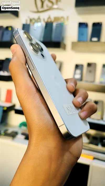 آيفون15 برو ذاكرة 256GB بطاريه 86 مغير شاشه درجه اولى فيس آيدي شغال ورسمي وجديد كرت ابيض والسعر 505$ 2