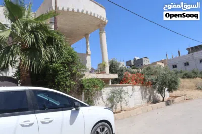 فرصة لقطة منزل شبه فيلا للبيع في الحصن 3